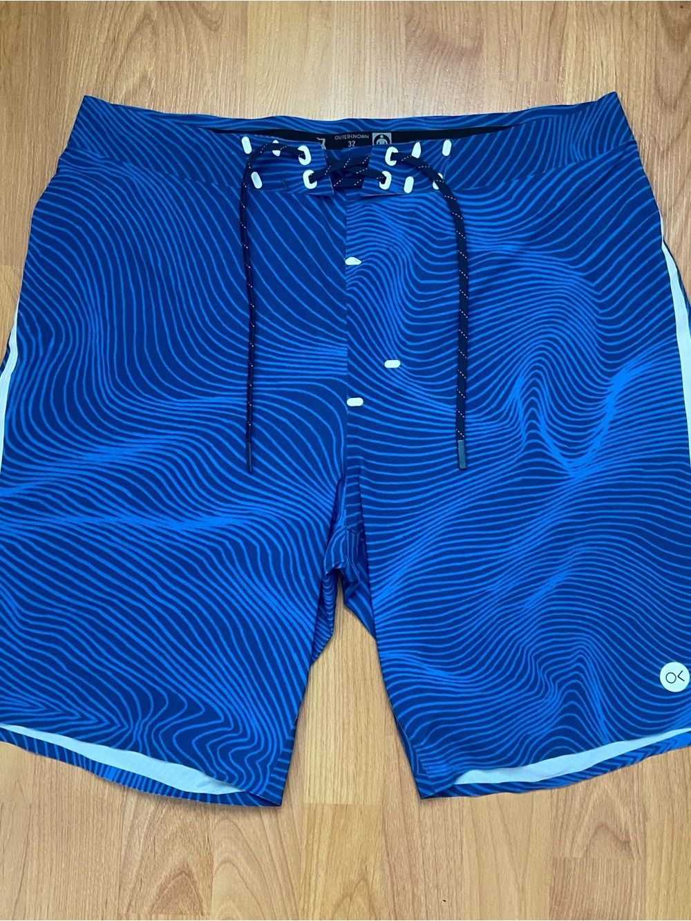 Outerknown Surfer Outdoor Costal Wave Pattern Swim Trunks Men’s 32